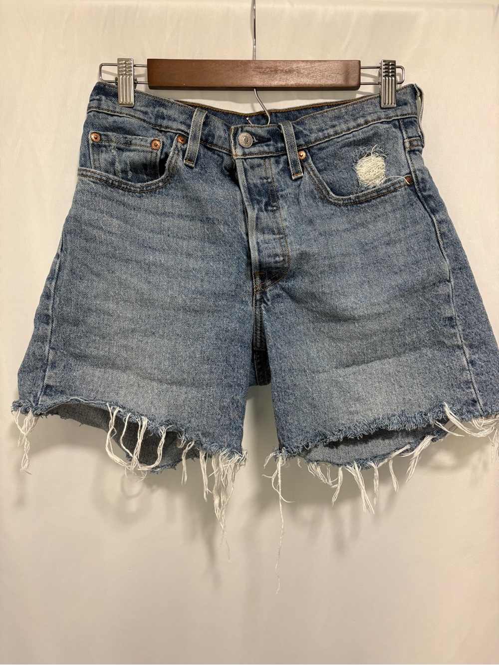 Levi’s Premium‎ 501 Distressed Cutoff Denim Shorts W26